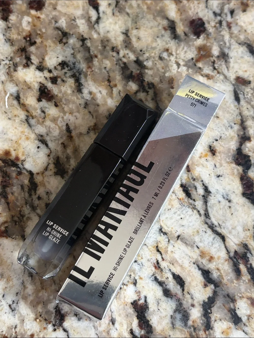 ⚡️🖤Il Makiage Petty Crimes Lip Service Lip Glaze